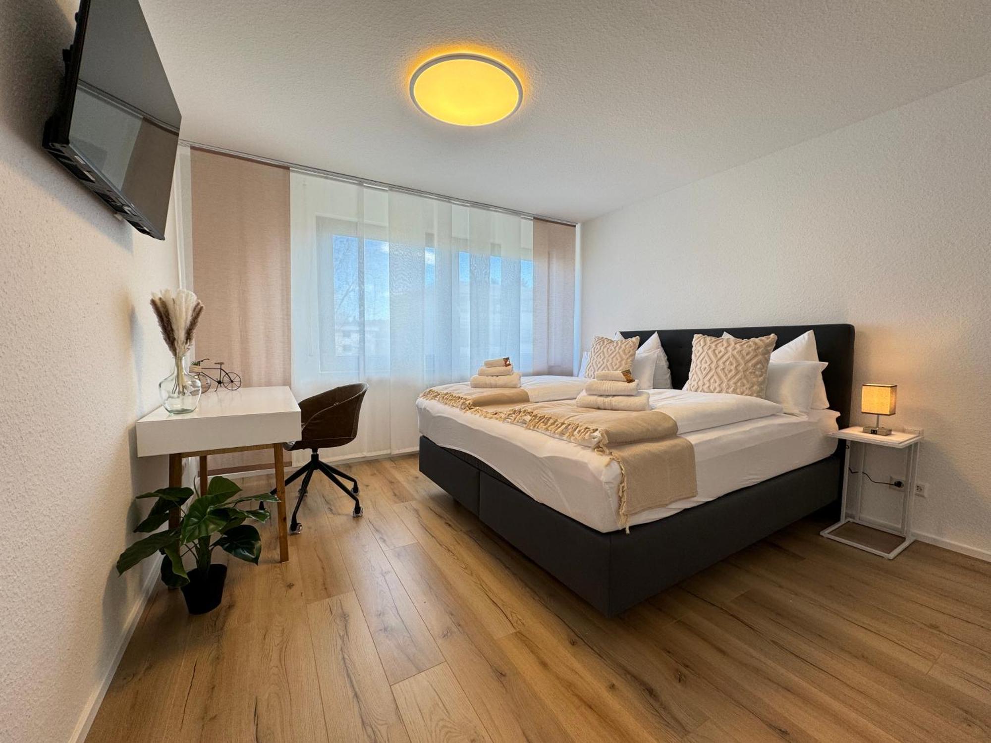 3 Zimmer Apartment, 90 Qm, Ruhig Und Zentrumsnah, Max 6 Pers, 15 Qm Balkon , Private Garage, Internet 1000 Mbit 진델핑겐 외부 사진