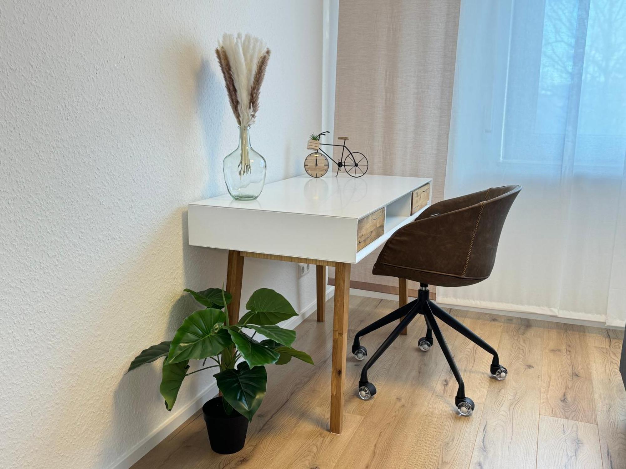 3 Zimmer Apartment, 90 Qm, Ruhig Und Zentrumsnah, Max 6 Pers, 15 Qm Balkon , Private Garage, Internet 1000 Mbit 진델핑겐 외부 사진