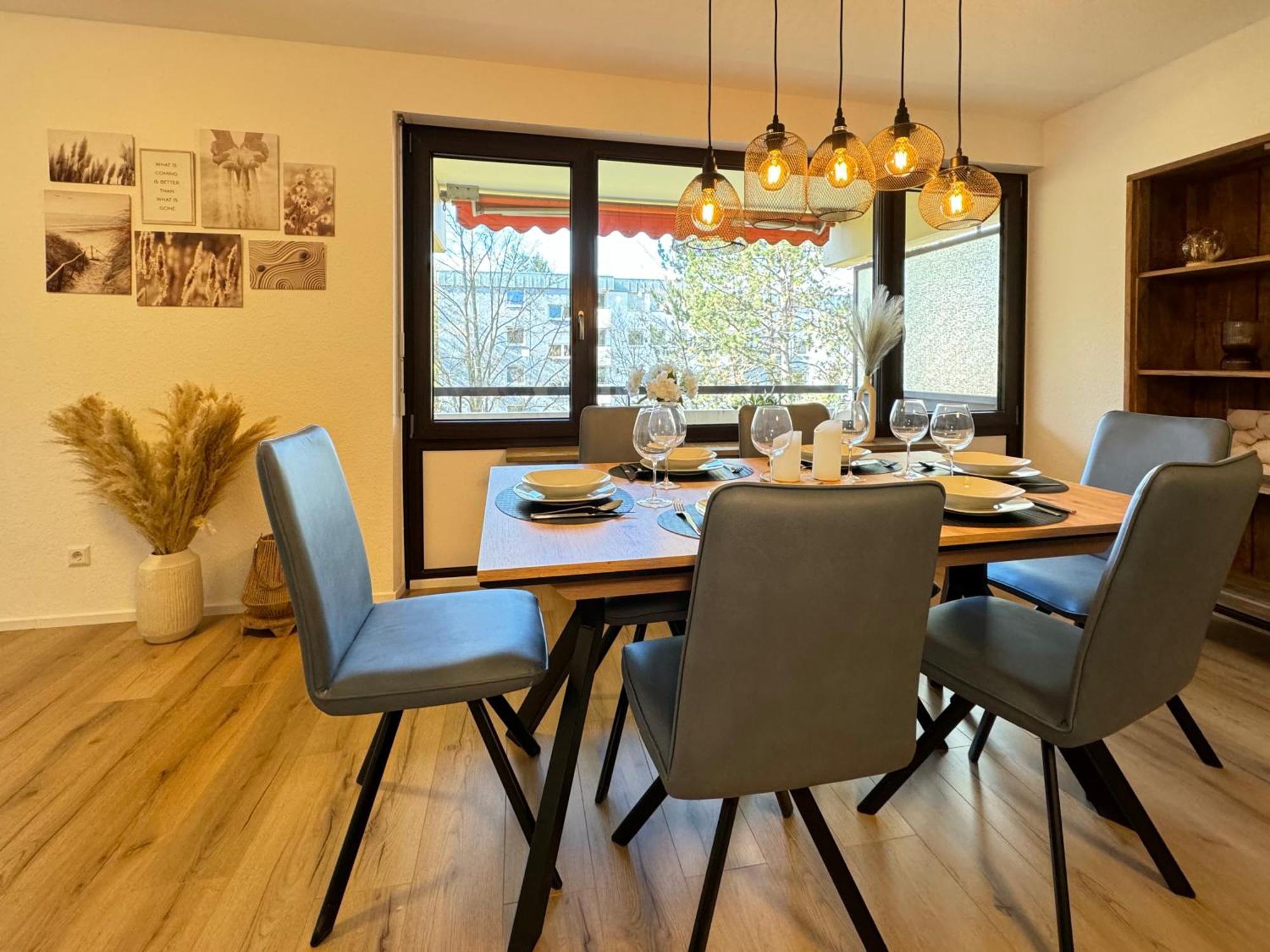 3 Zimmer Apartment, 90 Qm, Ruhig Und Zentrumsnah, Max 6 Pers, 15 Qm Balkon , Private Garage, Internet 1000 Mbit 진델핑겐 외부 사진